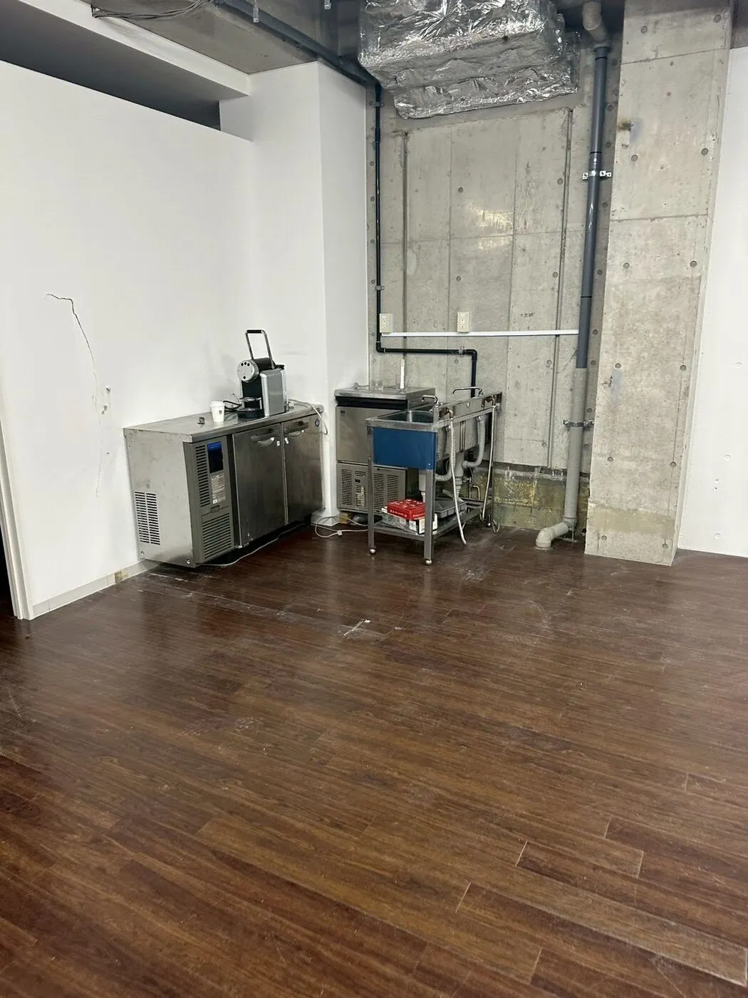 店舗の什器撤去